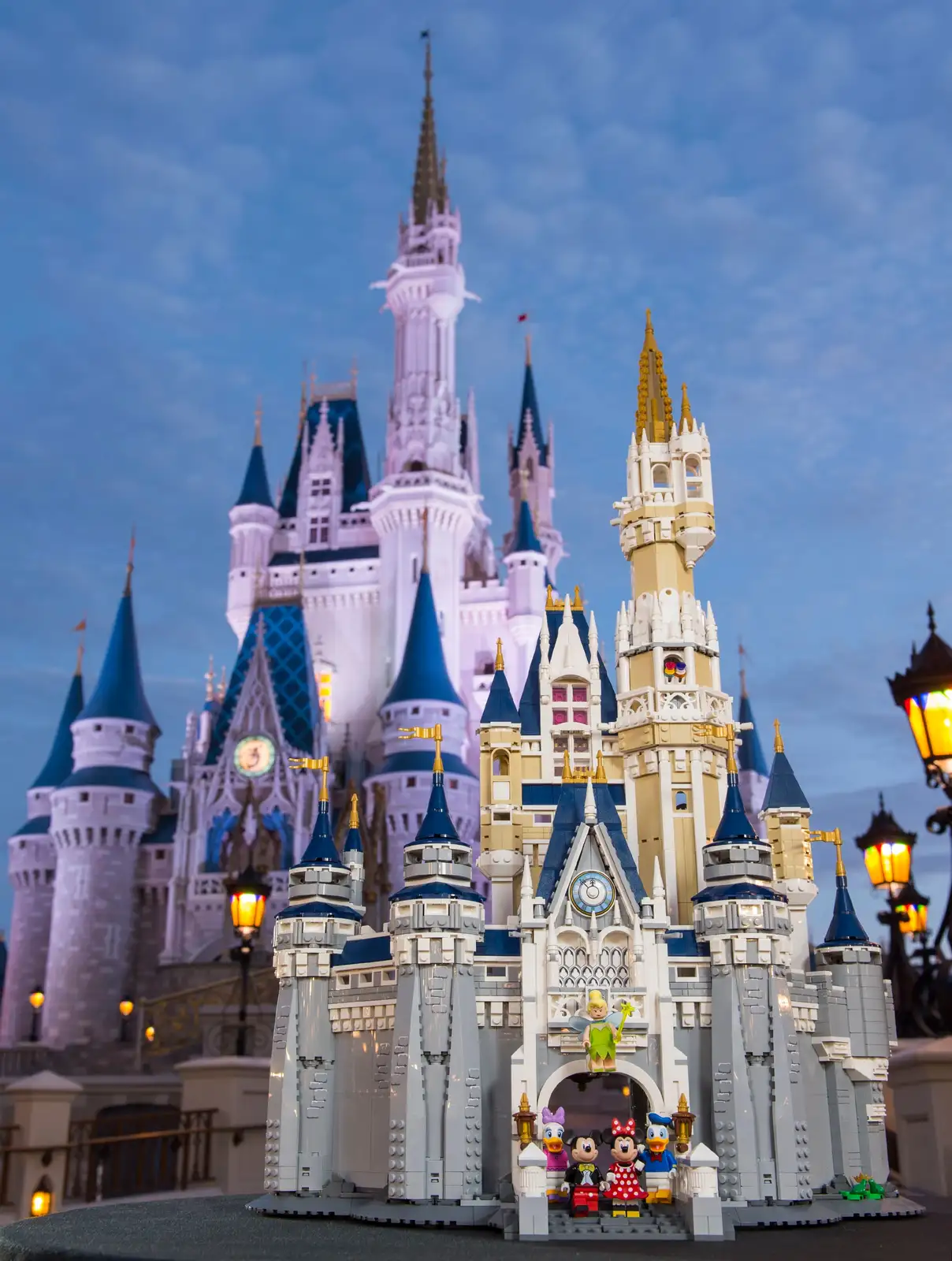 LEGO Disney The Disney Castle Set (71040) - Image 2