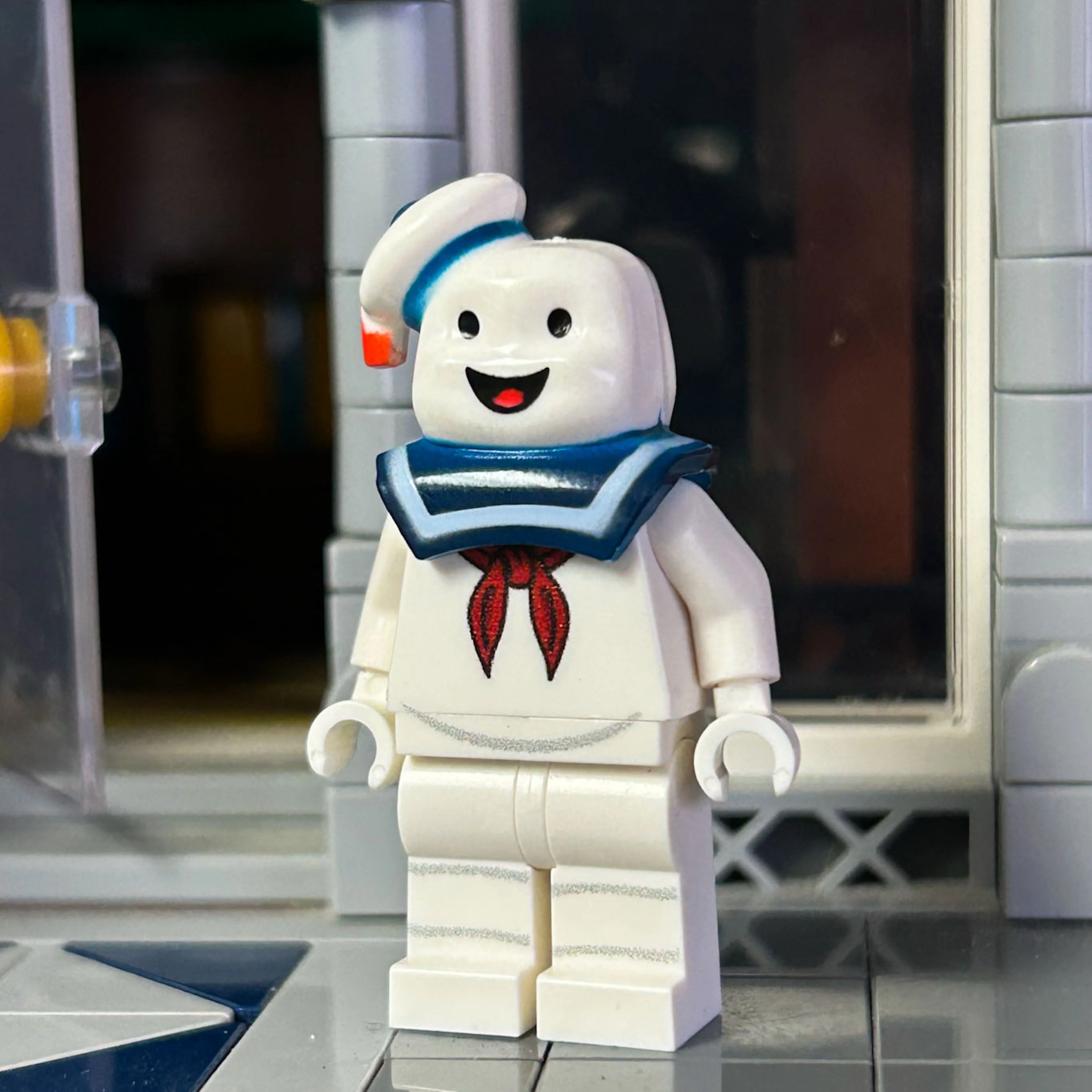 Marshmallow Man Minifig made using LEGO parts - Image 2